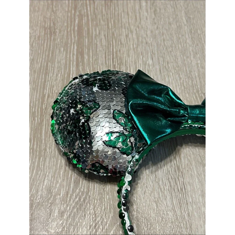 Disney Parks Disney Minnie Mouse Reversable Sequin Minnie Ears